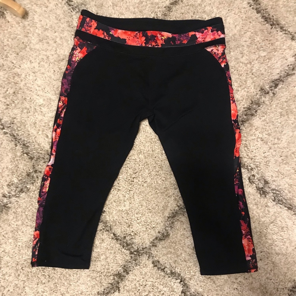 Fabletics Powerhold Capri